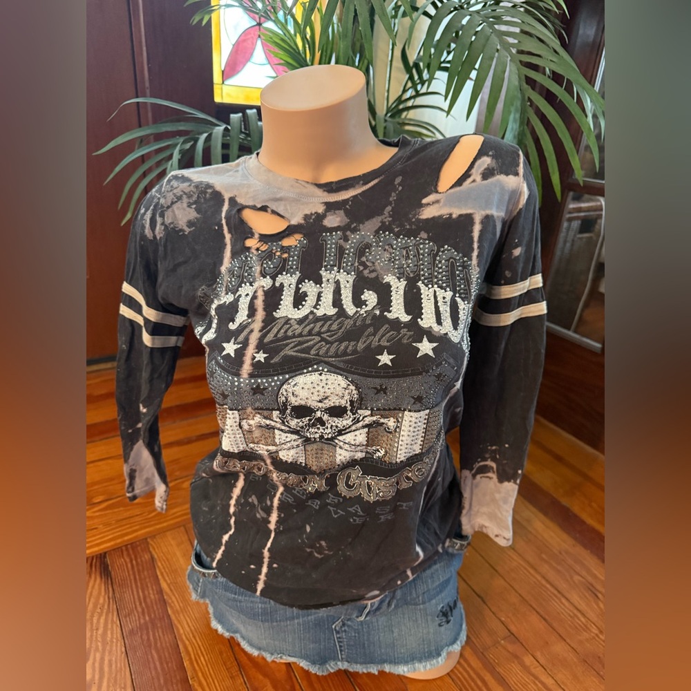 Affliction Black and Cream Graphic Tee Size XS